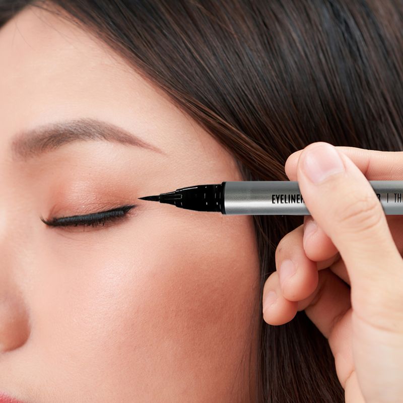 DELINEADOR-PARA-OJOS-LIQUIDO-GRUESO-NEGRO-4-1296