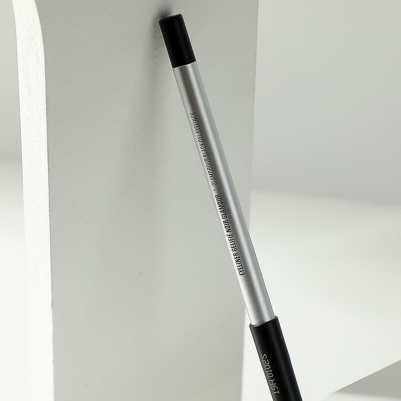 Delineador-para-ojos-en-gel-negro-glamoroso-Miniso-4-1295