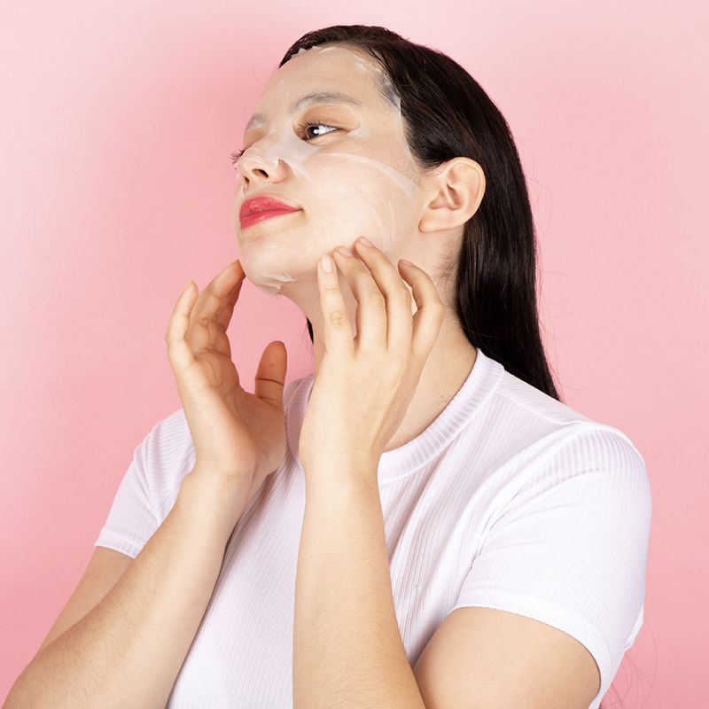 Mascarilla-de-lamina-facial-series-de-vitaminas-b5-Miniso-5-9892
