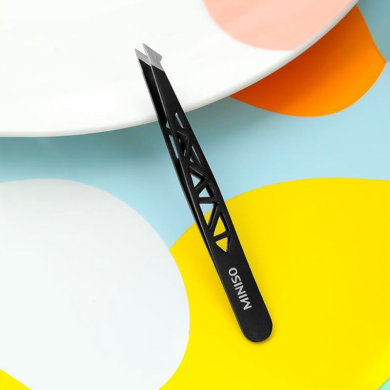 Pinza-depilaci-n-negro-Miniso-2-1906
