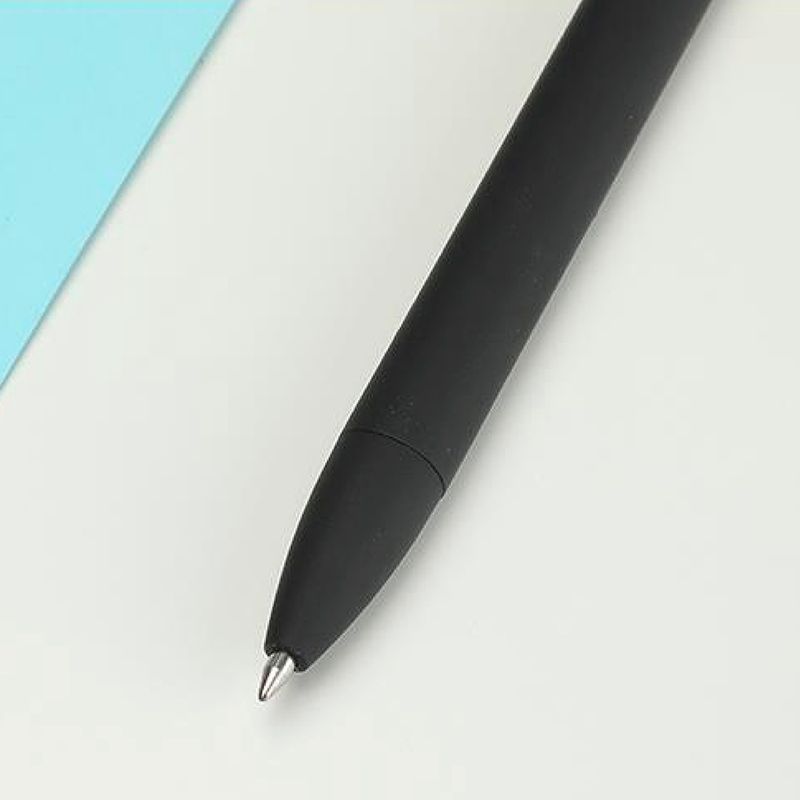 Lapicero-rectr-ctil-07-mm-barril-y-tinta-negro-Miniso-6-3351