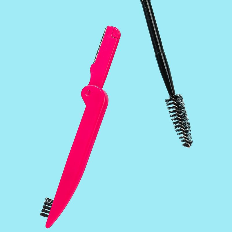 Kit-profesional-para-cejas-rasuradora-y-cepillo-doble-para-ceja-rosa-y-negro-Miniso-4-3981