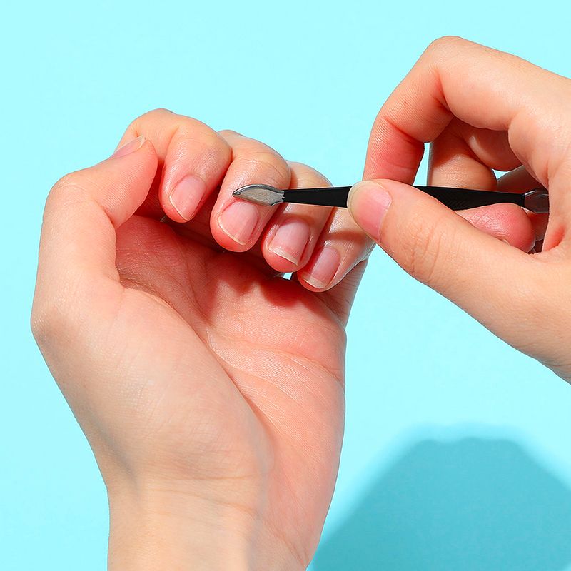 Set-de-manicura-con-cierre-de-5-pzs-negro-Miniso-6-3523