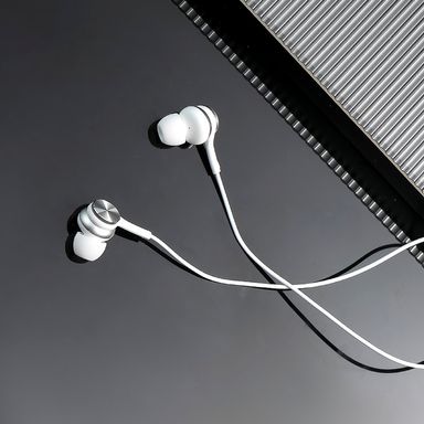 Audífonos de cable de alta fidelidad modelo 8474 blanco - Miniso