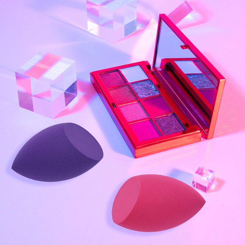 Esponja-de-maquillaje-inclinada-con-estuche-de-viaje-transparente-fucsia-Miniso-6-10765
