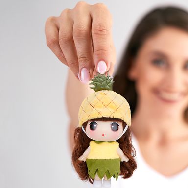 Muñeca con charm fruit series 12 cm de piña -  Energy Of Fruits