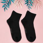 Paquete-de-medias-atleticos-para-mujer-transpirables-negros-3-pzs-Miniso-4-5558