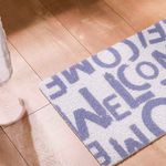Tapete-decorativo-de-bobina-de-letras-Miniso-2-11309