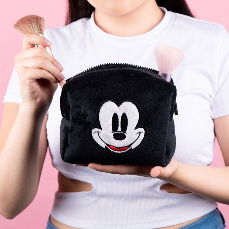 Cosmetiquera-de-felpa-mickey-mouse-negro-Disney-2-6171