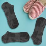 Paquete-de-medias-atleticos-para-hombre-gris-3-pzs-Miniso-2-5550
