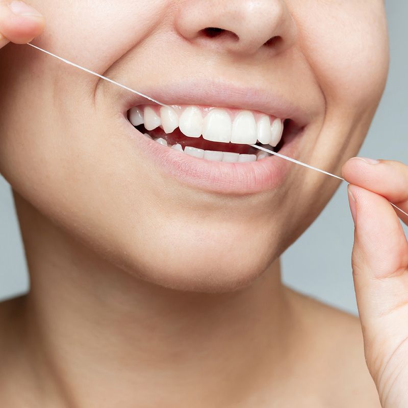 Hilo-dental-con-sabor-a-menta-de-limpieza-profunda-60-m-Miniso-2-9688