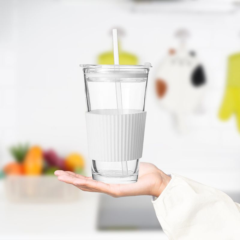 Vaso-de-vidrio-con-sorbete-y-protector-de-silicona-blanco-460-ml-Miniso-2-11792