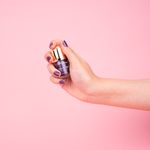 Esmalte-para-u-as-a-base-de-aceite-con-tapa-dorada-14-morado-brillante-Miniso-5-12056