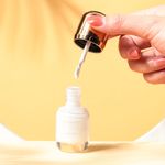 Esmalte-para-u-as-a-base-de-aceite-con-tapa-dorada-04-blanco-leche-Miniso-2-12057