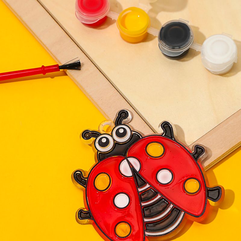Set-para-pintar-de-atrapasue-os-forma-de-mariquita-Miniso-5-5810