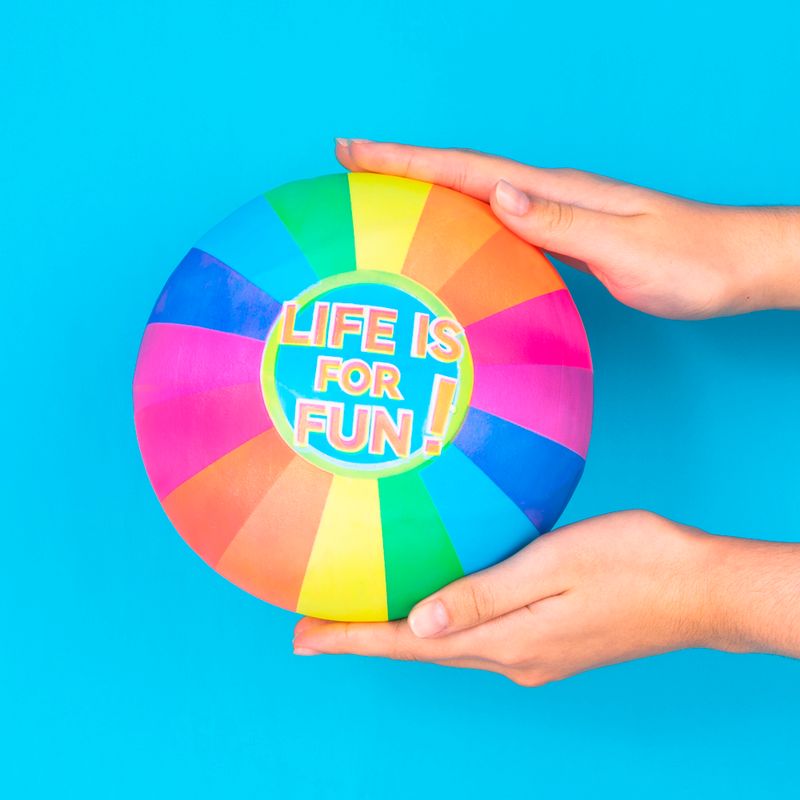 Miniso-sports-pelota-de-playa-de-la-serie-spectrum-letras-23cm-Miniso-4-11834