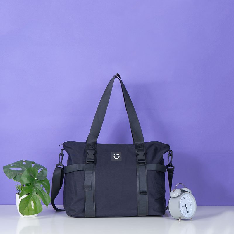 Bolso-rectangular-con-multiples-correas-y-logo-miniso-negro-Miniso-6-10239
