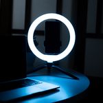 Soporte-de-celular-parado-10-in-live-broadcast-series-Miniso-9-6378