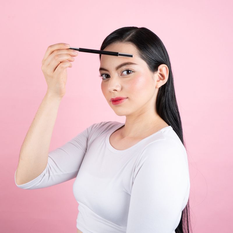 L-piz-delineador-para-ojos-y-cejas-con-cepillo-3-en-1-caf-Miniso-4-188