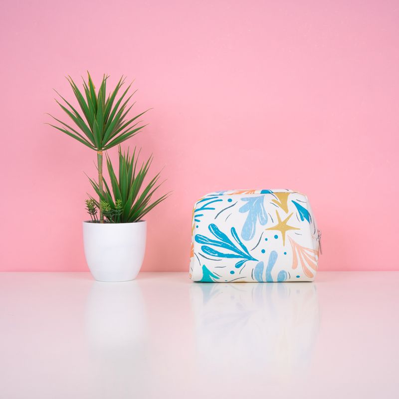 Cosmetiquera-miniso-flores-abstractas-blanco-Miniso-6-13132