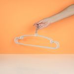 Ganchos-para-ropa-mate-antideslizantes-XL-blanco-6-pzas-Miniso-5-8401