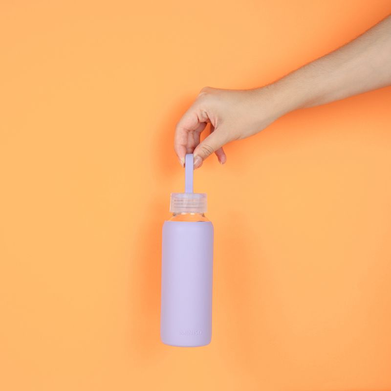 Tomatodo-de-vidrio-con-cobertura-de-silicon-morado-300-ml-Miniso-8-10964