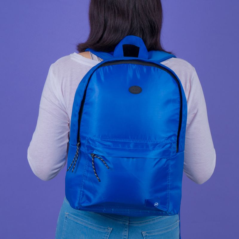 Mochila-basica-miniso-con-detalles-en-contraste-azul-Miniso-7-12639