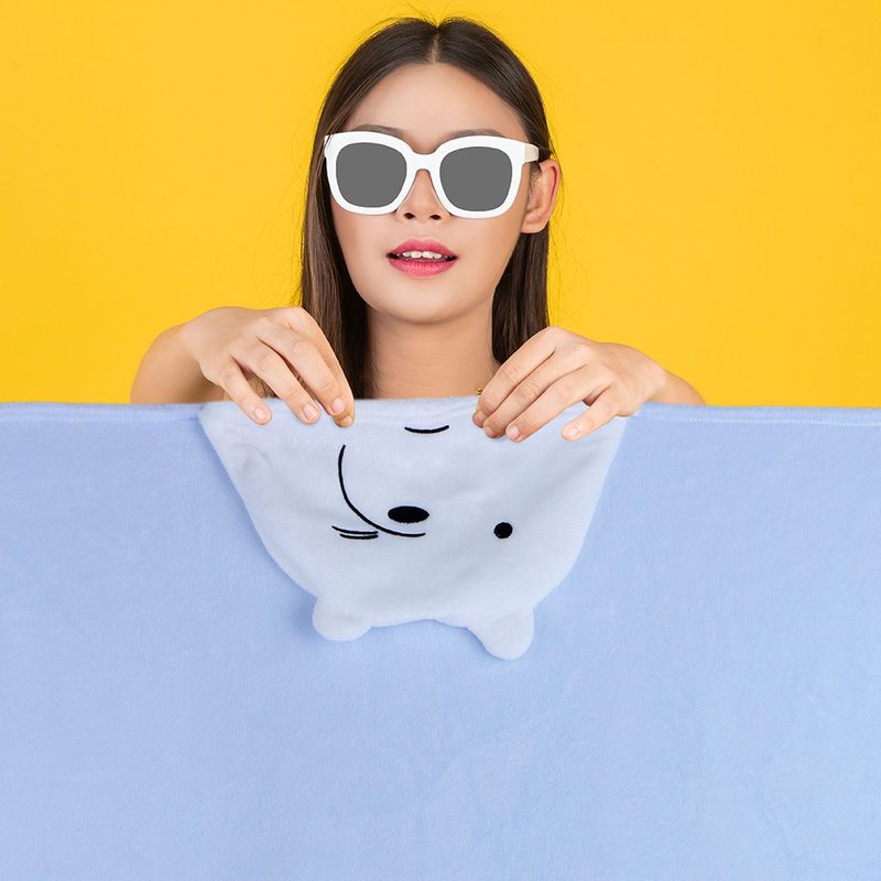 Manta-con-capucha-contraste-los-osos-escandalosos-5-0-polar-azul-Miniso-7-13676