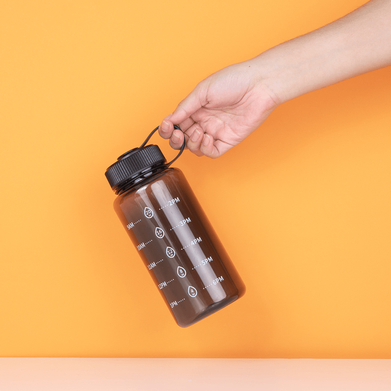 Tomatodo-de-pl-stico-de-agua-fria-con-asa-cool-800-ml-negro-Miniso-2-8394