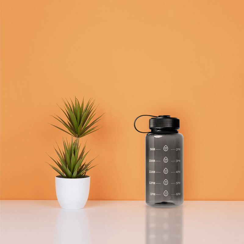Tomatodo-de-pl-stico-de-agua-fria-con-asa-cool-800-ml-negro-Miniso-8-8394