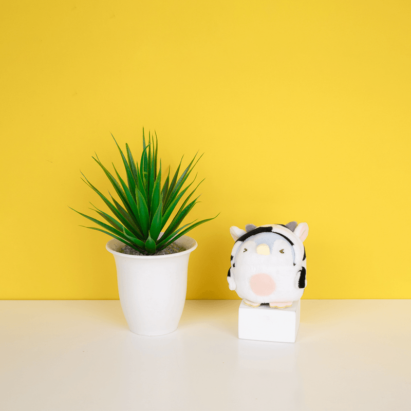 Peluche-antiestr-s-serie-penguin-disfraz-vaca-8-2cm-x-7cm-x-11-5cm-Miniso-2-14831