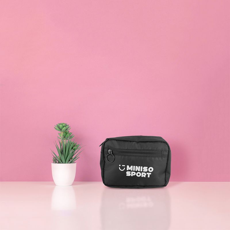Cangurera-deportiva-serie-4-0-miniso-negro-Miniso-6-15034