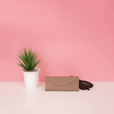 Estuche para lentes plegable triangular miniso café -  Miniso