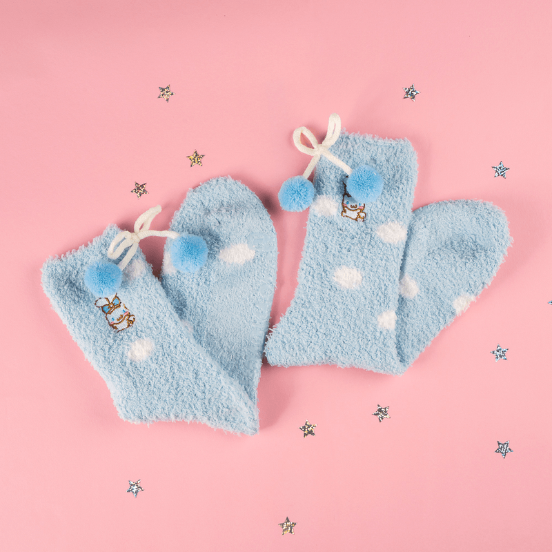 Medias-afelpadas-antiderrpantes-con-pompones-sanrio-cinnamoroll-Sanrio-5-16387