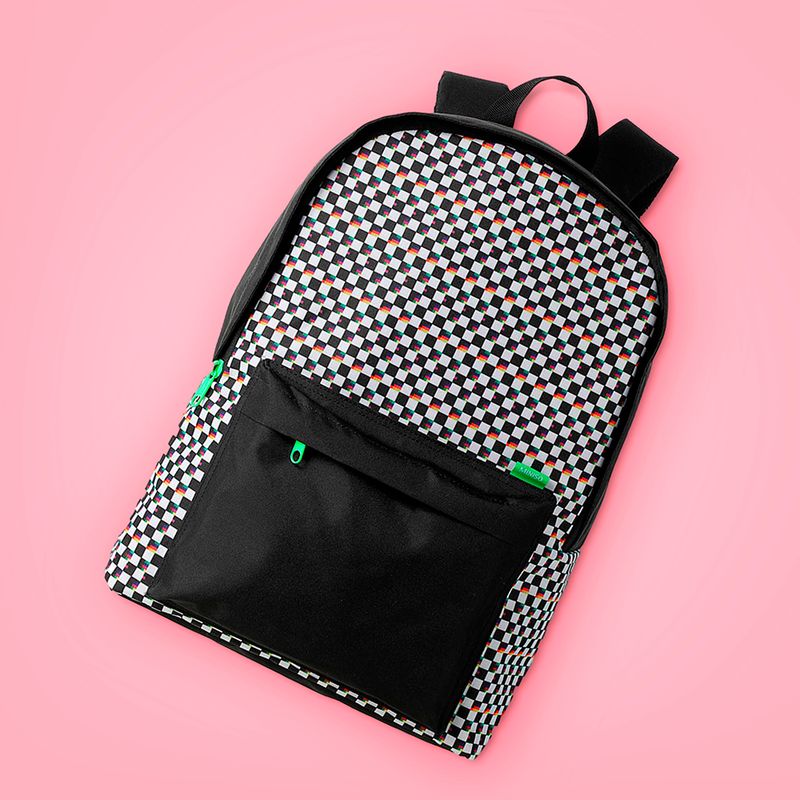 Mochila-clasica-miniso-cuadros-blanco-y-negro-Miniso-2-16051