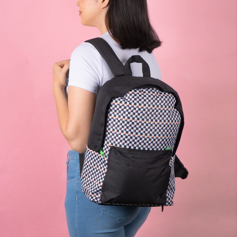 Mochila-clasica-miniso-cuadros-blanco-y-negro-Miniso-7-16051