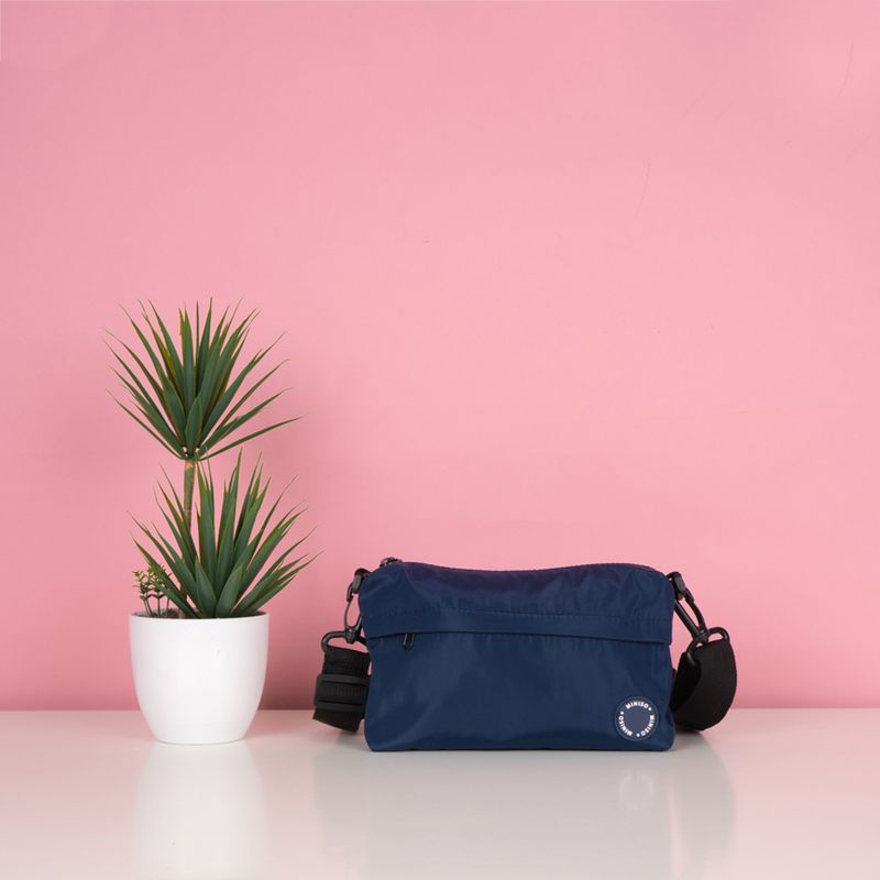 Bolso-crossbody-de-moda-miniso-youth-with-you-azul-marino-Miniso-6-16195