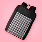 Mochila-rectangular-miniso-cuadros-blanco-y-negro-Miniso-2-16050