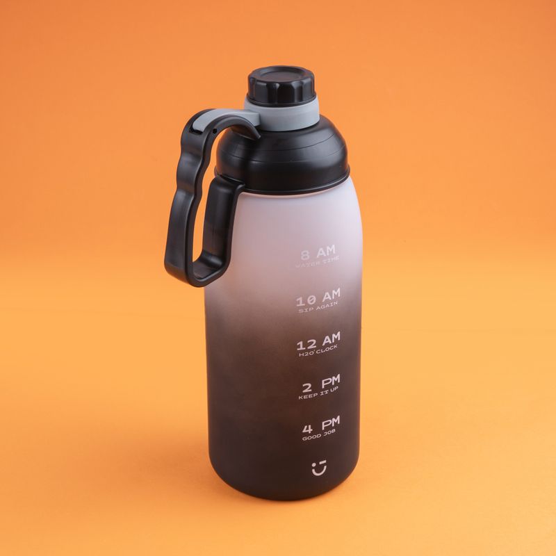 Tomatodo-de-pl-stico-con-asa-de-la-serie-gradient-1800-ml-blanco-y-negro-Miniso-7-18024
