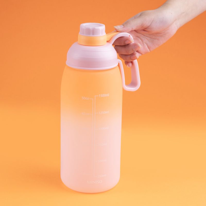 Tomatodo-de-pl-stico-con-asa-de-la-serie-gradient-1800-ml-naranja-y-blanco-Miniso-2-18029