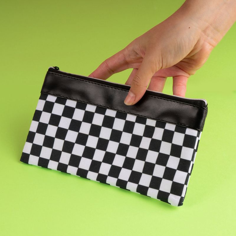 Cartuchera-plana-de-21x15cm-serie-black-white-Miniso-2-18469