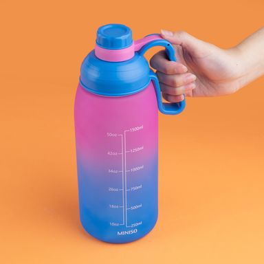 Tomatodo de plástico con asa de la serie gradient 1800 ml rosa y azul -  Miniso