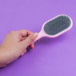 Mini-cepillo-desenredante-con-herramienta-de-limpieza-Miniso-2-18226