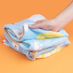 Manta-con-dise-o-de-perritos-azul-Miniso-2-17999