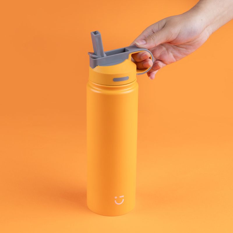 Vaso-de-acero-inoxidable-de-color-solido-con-asa-y-tapa-de-sorbete-900-ml-naranja-Miniso-2-18705