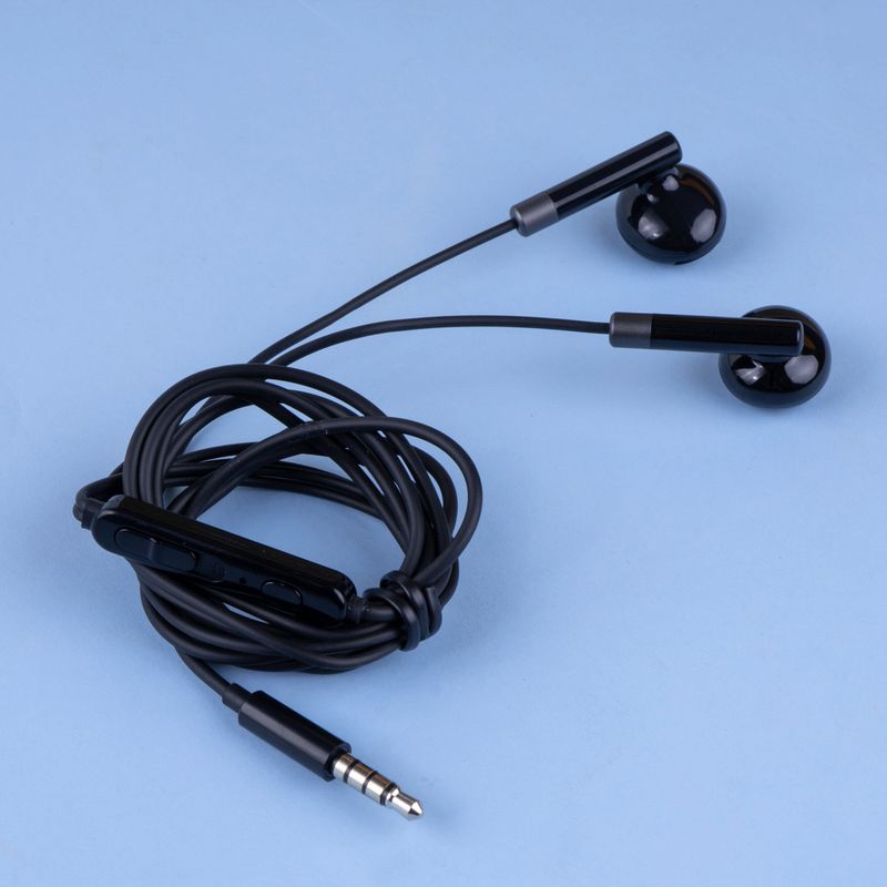 Aud-fono-de-cable-negro-Miniso-9-456