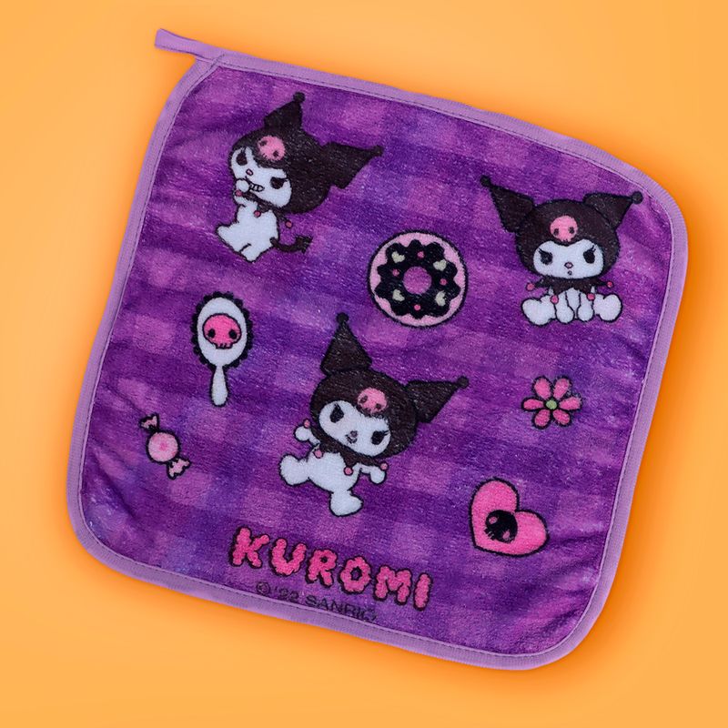 Toalla-para-manos-sanrio-aventuras-interesantes-kuromi-morado-Sanrio-2-18914