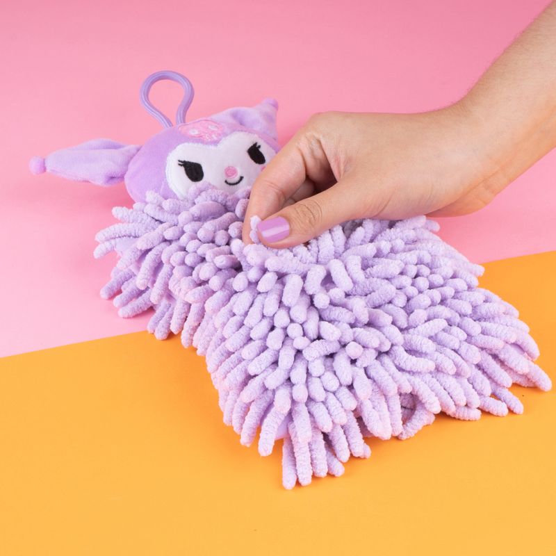 Toalla-para-manos-tipo-mechudo-sanrio-kuromi-morado-Sanrio-2-17622