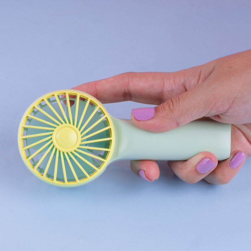 Mini-ventilador-de-mano-miniso-1200-mah-color-en-contraste-verde-Miniso-2-19119