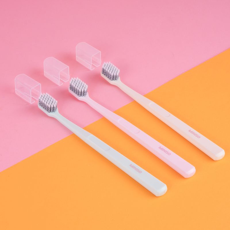 Cepillos-de-dientes-con-cerdas-en-espiral-de-cabeza-ancha-3-unidades-Miniso-4-19555